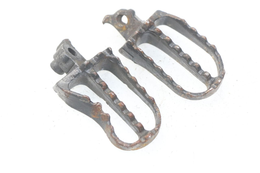 photo de PAR DE REPOSAPIÉS DELANTEROS APOLLO RFZ 150 - Vista principal