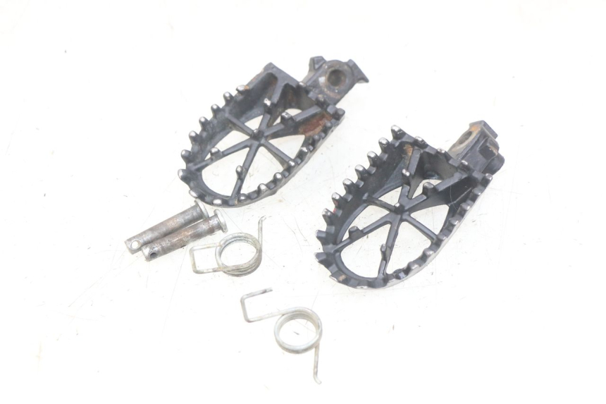 photo de PAR DE REPOSAPIÉS DELANTEROS APOLLO RFZ 150 - Vista principal