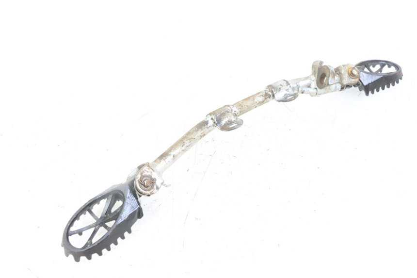 photo de PAR DE REPOSAPIÉS DELANTEROS APOLLO RFZ 125 - Otra perspectiva