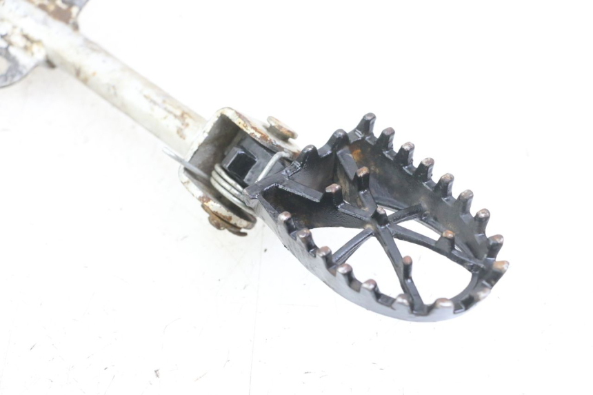 photo de PAR DE REPOSAPIÉS DELANTEROS APOLLO RFZ 125 - Vista general del producto