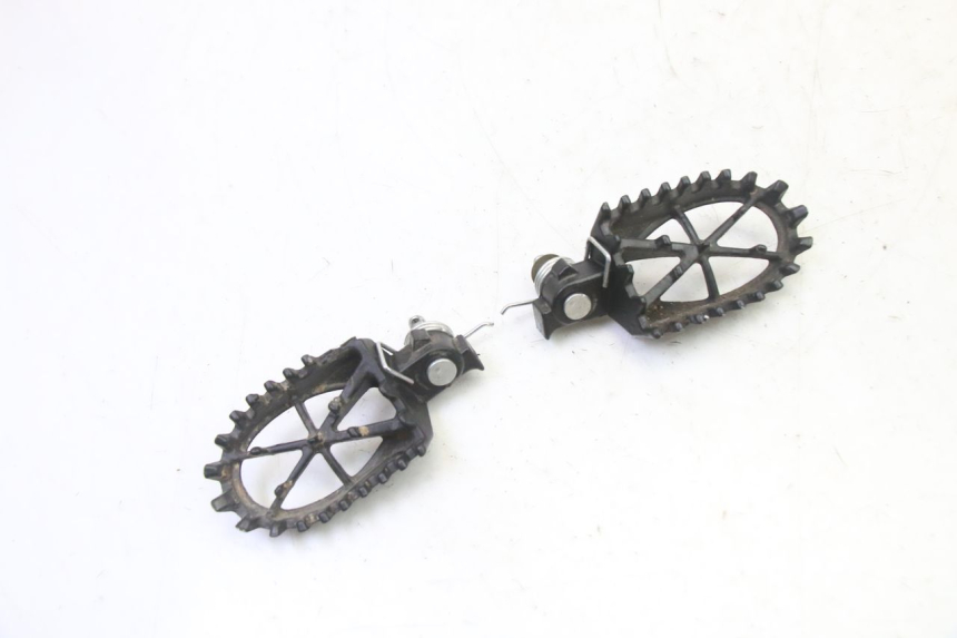 photo de PAR DE REPOSAPIÉS DELANTEROS APOLLO RFZ 125 - Vista principal