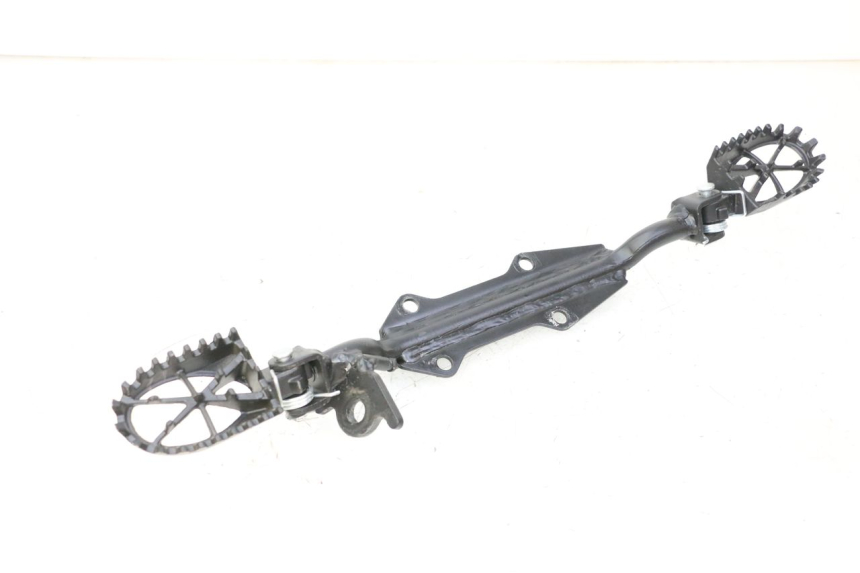 photo de PAR DE REPOSAPIÉS DELANTEROS APOLLO RFZ 125 - Vista principal