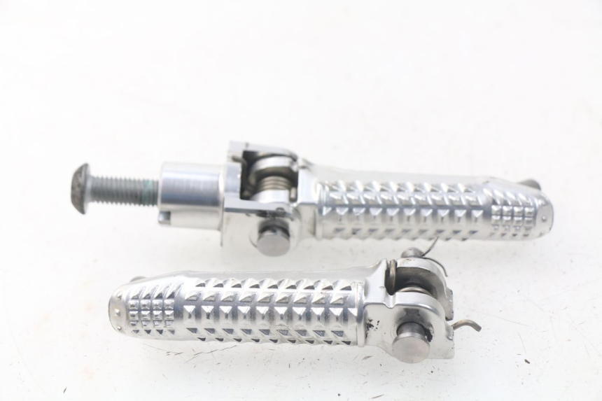 photo de PAR REPOSAPIES DELANTERA BMW S RR ABS S1000RR 1000 (2009 - 2011) - Vista principal