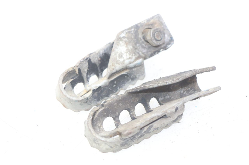 photo de PAR DE REPOSAPIÉS DELANTEROS DERBI SENDA 50 (2003 - 2005) - Otra perspectiva