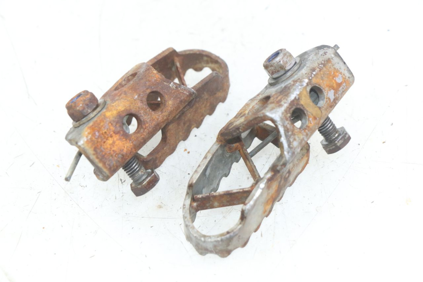 photo de PAR DE REPOSAPIÉS DELANTEROS SHERCO SM-R 50 (2018 - 2021) - Detalle de la pieza