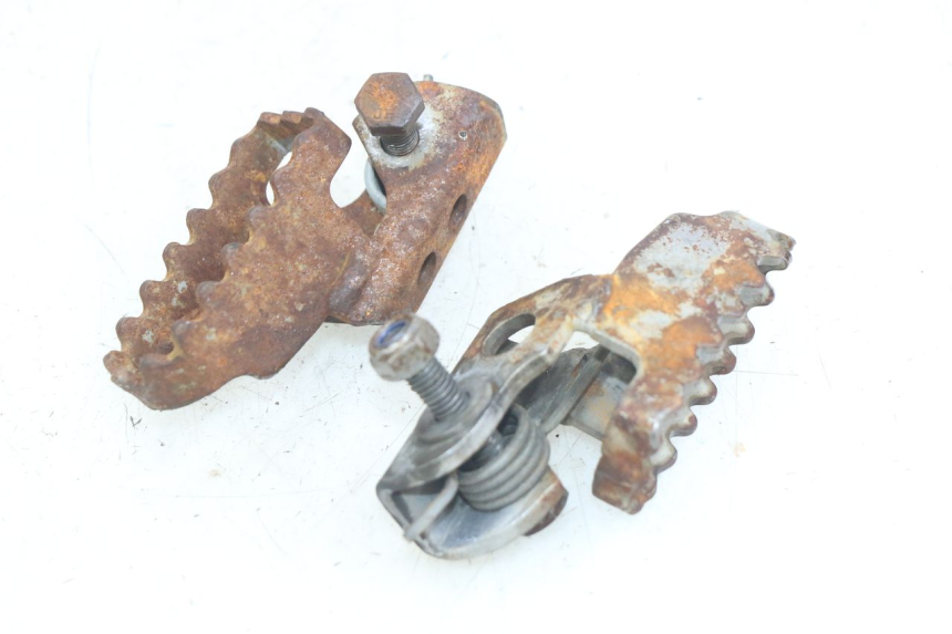 photo de PAR DE REPOSAPIÉS DELANTEROS SHERCO SM-R 50 (2018 - 2021) - Zoom estado de uso