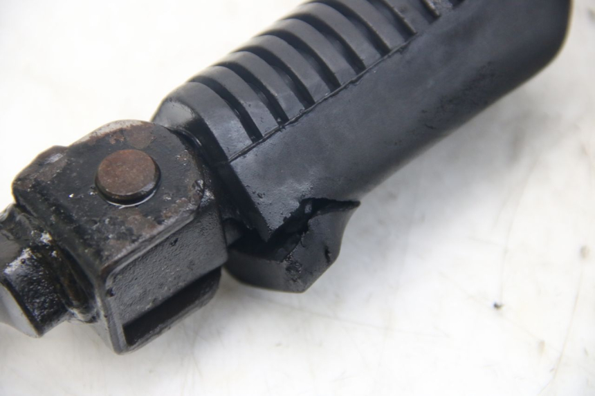 photo de PAR DE REPOSAPIÉS DELANTEROS YAMAHA SR 125 (1982 - 2003) - Zoom estado de uso