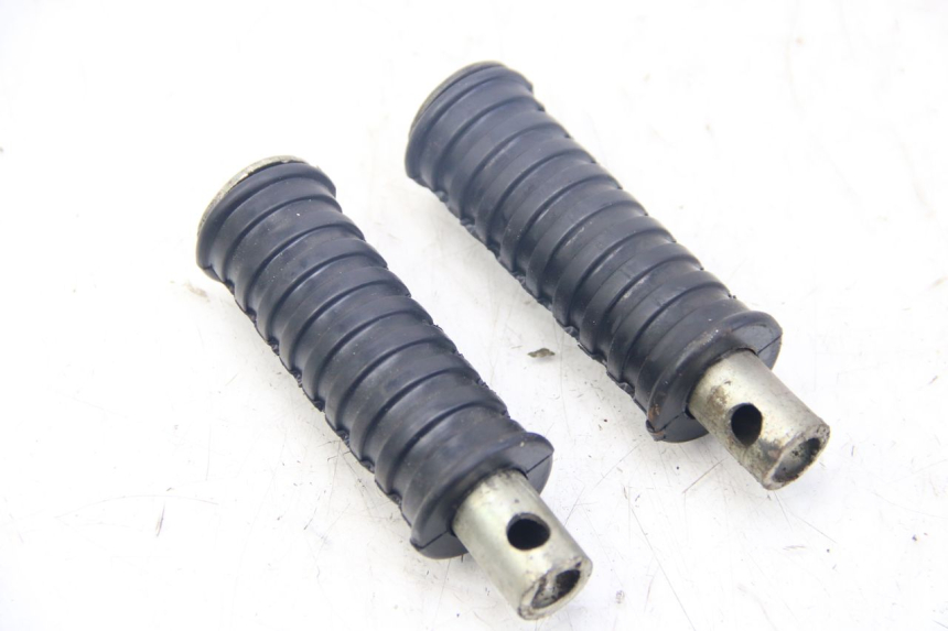 photo de PAR DE REPOSAPIÉS DELANTEROS JAWA STELLA BABETTA 134 50 - Detalle de la pieza