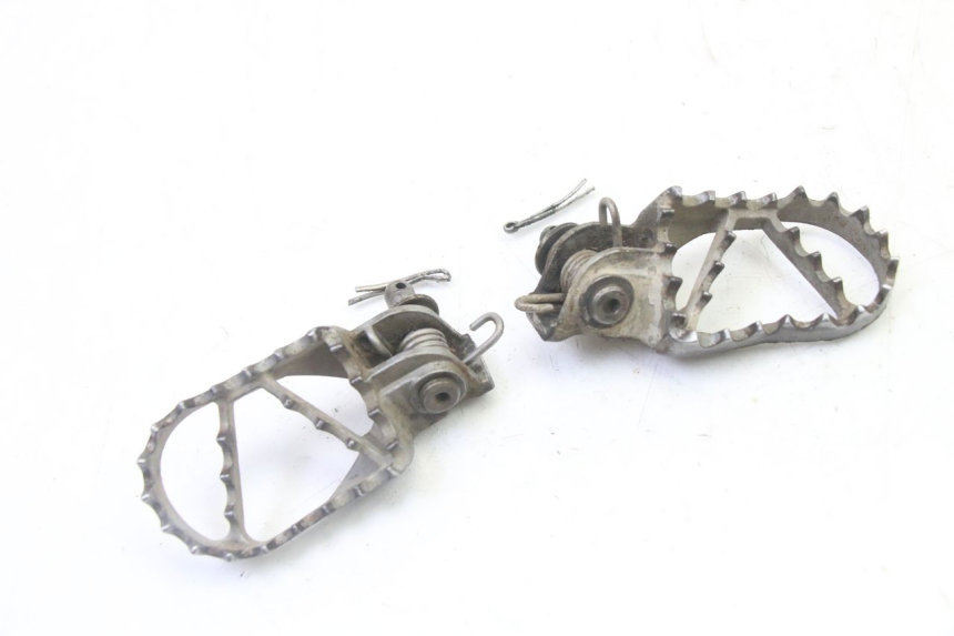 photo de PAR REPOSAPIES DELANTERA KTM SX 85 (2013 - 2017) - Vista principal