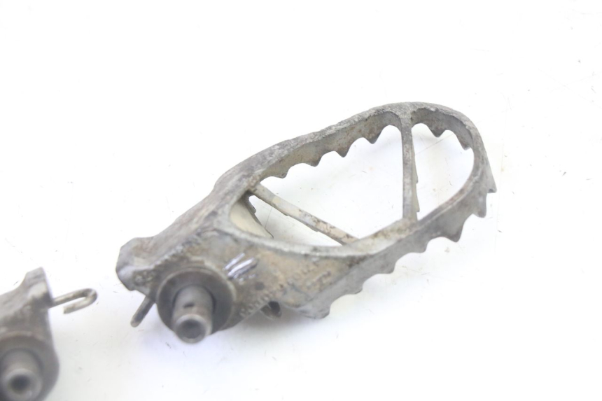 photo de PAR REPOSAPIES DELANTERA KTM SX 85 (2013 - 2017) - Estado de la superficie y material