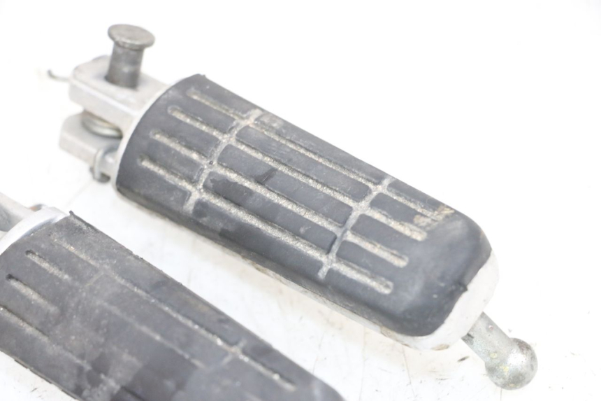 photo de PAR REPOSAPIES DELANTERA YAMAHA TDM ABS 900 (2002 - 2014) - Zoom estado de uso