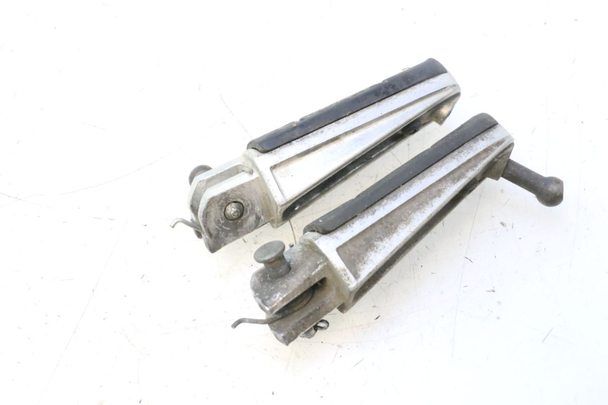 photo de PAR REPOSAPIES DELANTERA YAMAHA TDM ABS 900 (2002 - 2014) - Detalle de la pieza