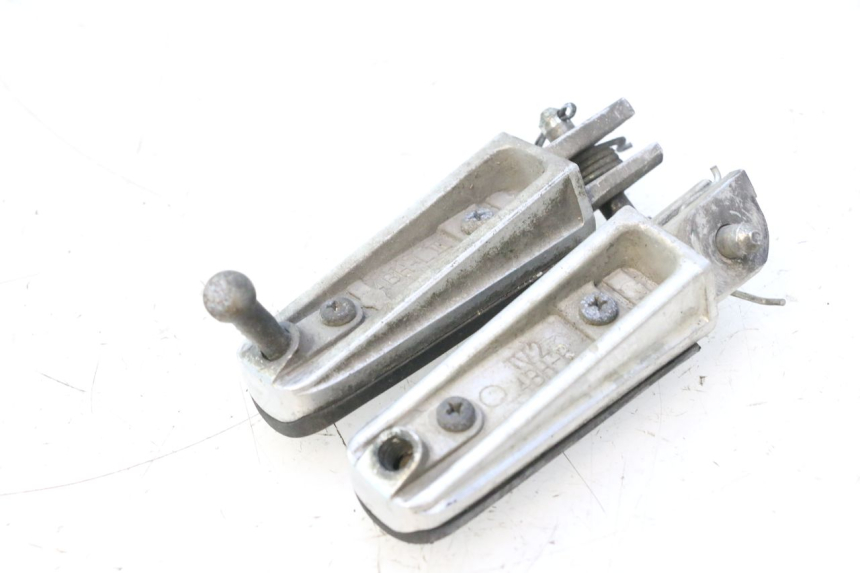 photo de PAR REPOSAPIES DELANTERA YAMAHA TDM ABS 900 (2002 - 2014) - Otra perspectiva