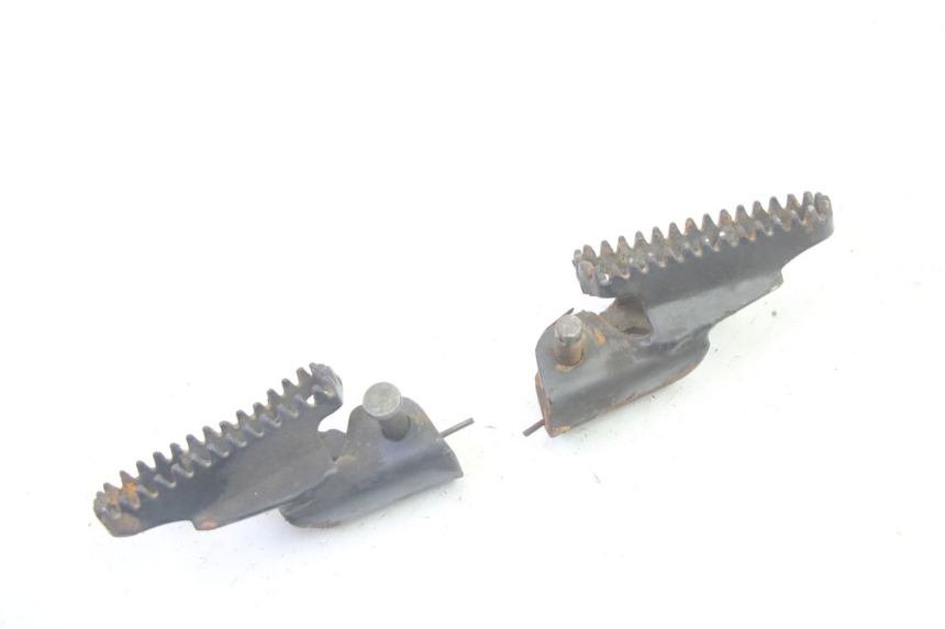 photo de PAR REPOSAPIES DELANTERA KSR TR SM 50 (2015 - 2018) - Estado de la superficie y material