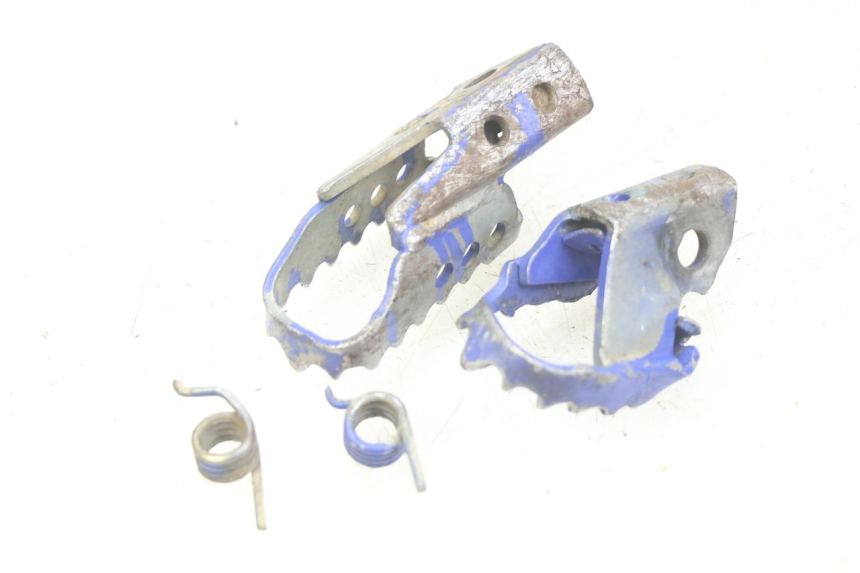 photo de PAR DE REPOSAPIÉS DELANTEROS YAMAHA TTR 125 (2000 - 2020) - Zoom estado de uso