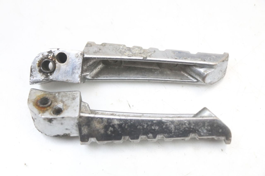 photo de PAR REPOSAPIES DELANTERA KEEWAY TX 50 (2008 - 2015) - Primer plano técnico