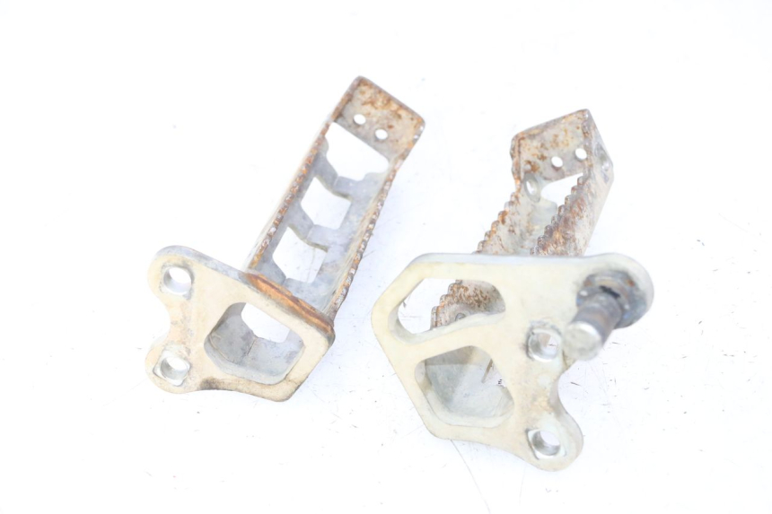 photo de PAR REPOSAPIES DELANTERA YAMAHA YFM R RAPTOR 250 (2008 - 2014) - Primer plano técnico