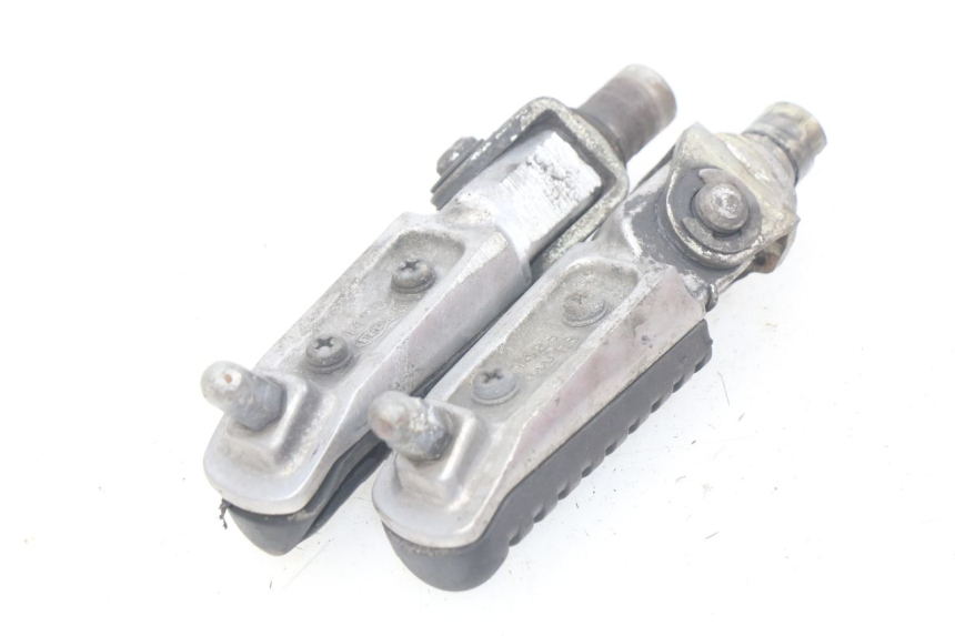 photo de PAR DE REPOSAPIÉS DELANTEROS KAWASAKI Z S 750 (2003 - 2006) - Otra perspectiva