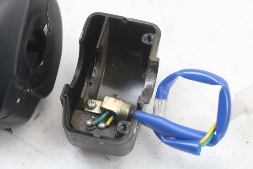 photo de CONMUTADORES KYMCO AGILITY 4T 50 (2018 - 2022) - Otra vista del artículo