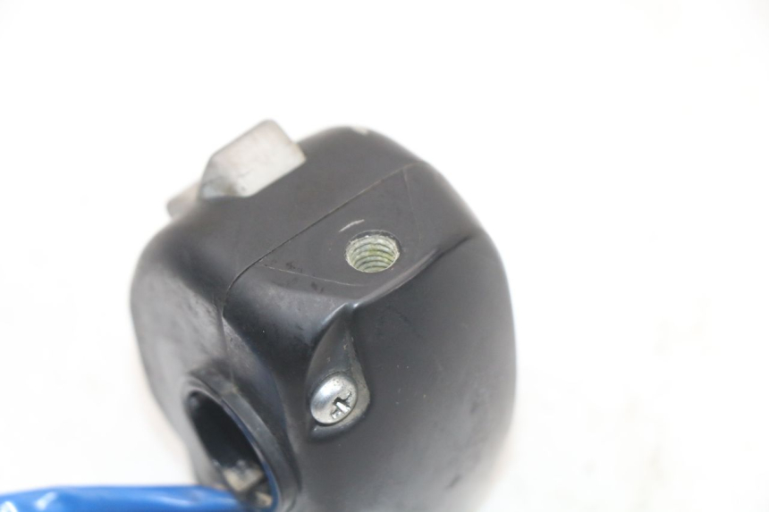 photo de CONMUTADORES KYMCO AGILITY 4T 50 (2018 - 2022) - Detalles de los puntos de fijación