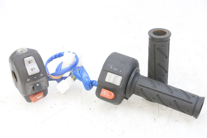 photo de CONMUTADORES KYMCO AGILITY 4T 50 (2005 - 2018) - Vista principal