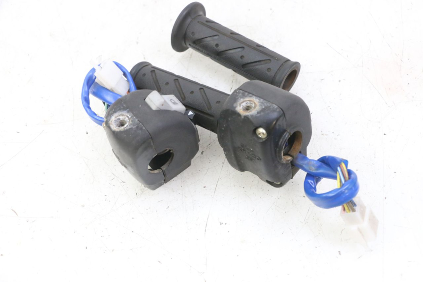 photo de CONMUTADORES KYMCO AGILITY 4T 50 (2005 - 2018) - Primer plano técnico