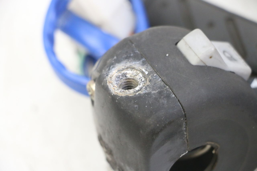 photo de CONMUTADORES KYMCO AGILITY 4T 50 (2005 - 2018) - Detalles de los puntos de fijación