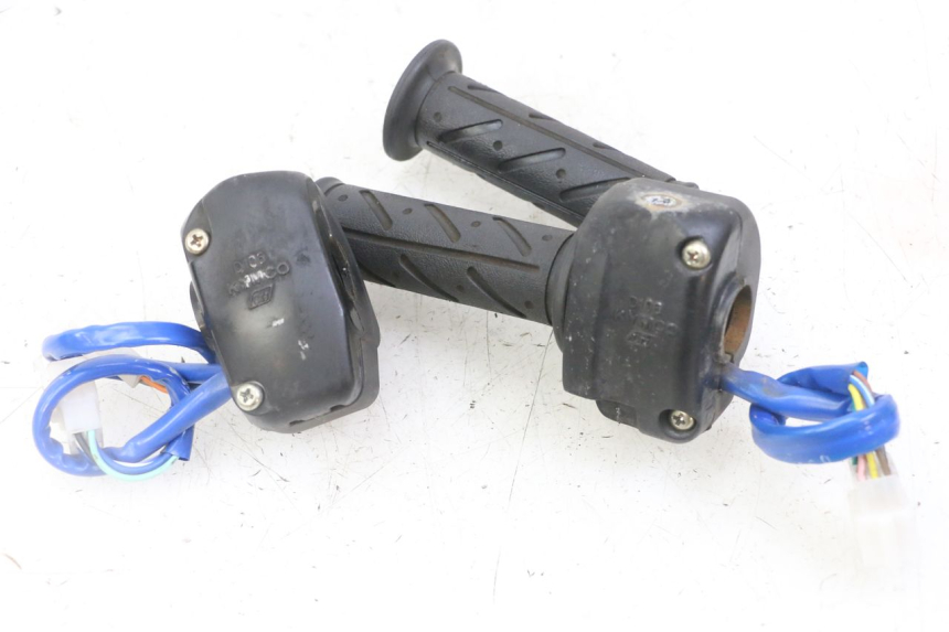 photo de CONMUTADORES KYMCO AGILITY 4T 50 (2005 - 2018) - Estado de la superficie y material