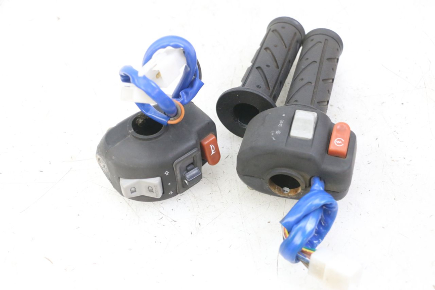 photo de CONMUTADORES KYMCO AGILITY 4T 50 (2005 - 2018) - Recambio usado revisado