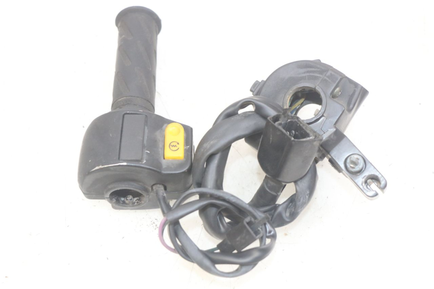 photo de PAR DE MANILLARES PEUGEOT KISBEE 2T 50 (2010 - 2017) - Detalle de la pieza