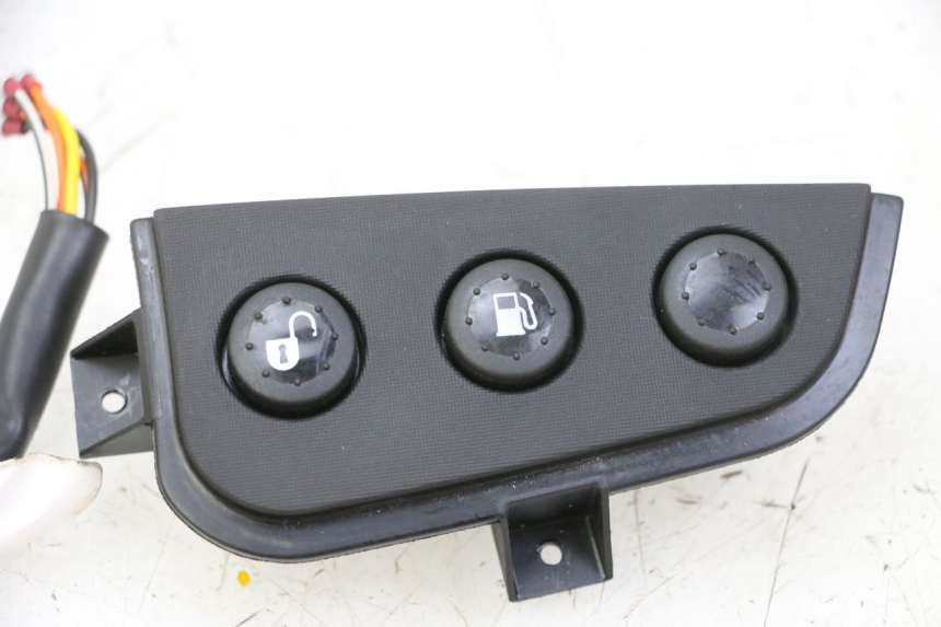 photo de CONMUTADORES PIAGGIO MP3 HPE 310 (2024 - 2025) - Estado de la superficie y material