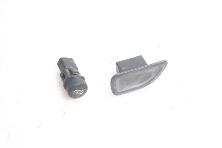 photo de CONMUTADORES PIAGGIO X8 STREET 125 (2006 - 2007) - Detalle de la pieza