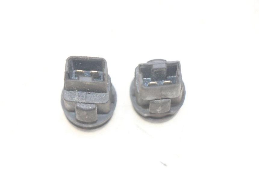 photo de PAR DE MANILLARES PIAGGIO XEVO - X EVO 125 (2007 - 2017) - Detalle de la pieza