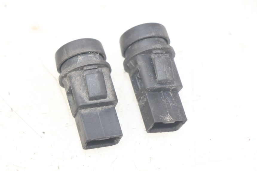 photo de PAR DE MANILLARES PIAGGIO XEVO - X EVO 125 (2007 - 2017) - Zoom estado de uso