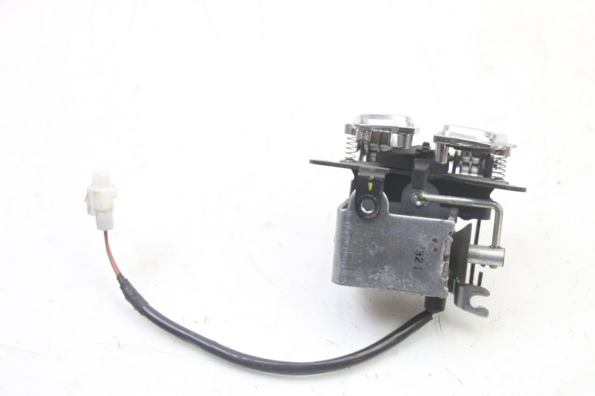 photo de CONMUTADORES YAMAHA YP T-MAX TMAX 530 (2017 - 2020) - Primer plano técnico