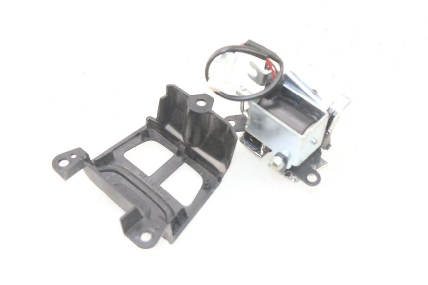 photo de CONMUTADORES YAMAHA YP T-MAX TMAX 530 (2017 - 2020) - Otra perspectiva