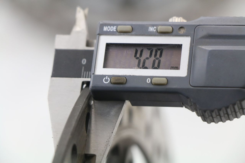 photo de PAR DISCO FRENO DELANTERO HONDA CBR 929 RR FIREBLADE 900 (2000 - 2001) - Recambio usado revisado