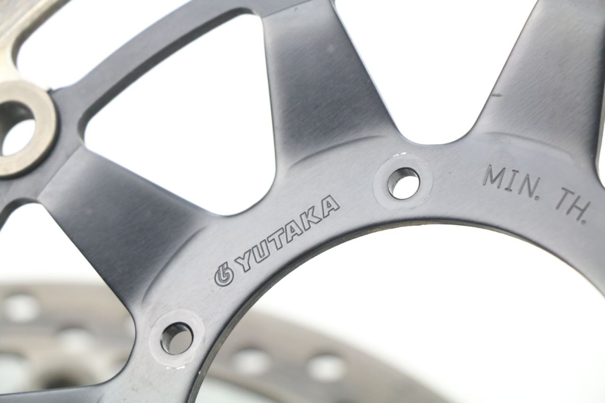 photo de PAR DISCO FRENO DELANTERO HONDA CBR RR FIREBLADE 1000 (2006 - 2007) - Características distintivas