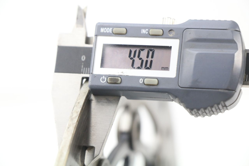 photo de PAR DISCO FRENO DELANTERO HONDA CBR RR FIREBLADE 1000 (2006 - 2007) - Detalles de los puntos de fijación