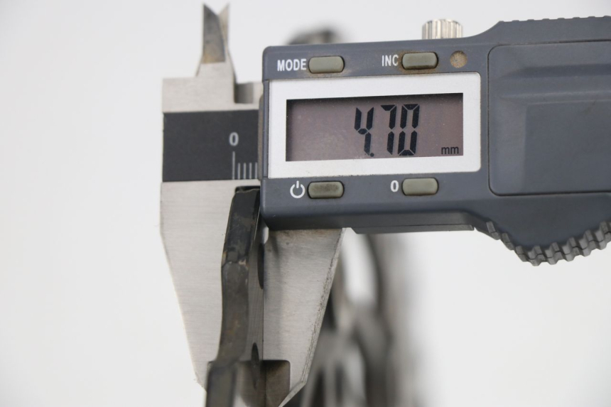 photo de PAR DISCO FRENO DELANTERO KAWASAKI ER-6 ER6 N 650 (2012 - 2016) - Primer plano técnico