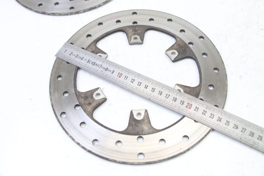 photo de PAR DISCO FRENO DELANTERO PIAGGIO MP3 LT 400 (2007 - 2012) - Primer plano técnico