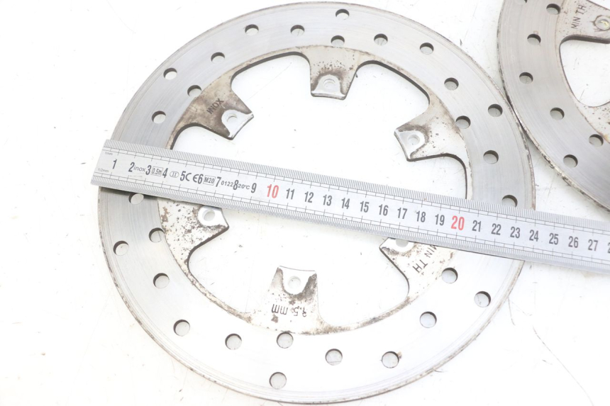 photo de PAR DISCO FRENO DELANTERO PIAGGIO MP3 RL 250 (2006 - 2010) - Primer plano técnico