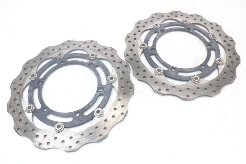 photo de PAR DE DISCOS DE FRENO DELANTEROS YAMAHA TDM ABS 900 (2002 - 2014) - Detalle de la pieza