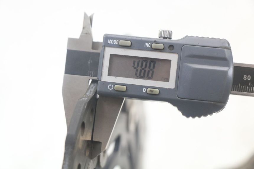 photo de PAR DE DISCOS DE FRENO DELANTEROS YAMAHA TDM ABS 900 (2002 - 2014) - Primer plano técnico