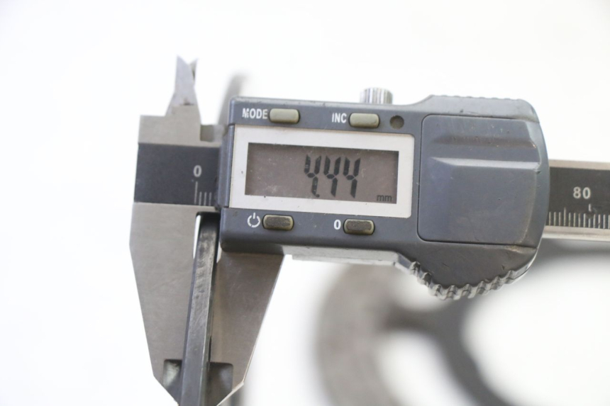 photo de PAR DISCO FRENO DELANTERO YAMAHA XJ6 ABS 600 (2008 - 2016) - Detalles de los puntos de fijación