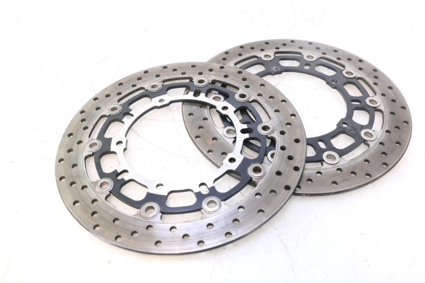 photo de PAR DISCO FRENO DELANTERO YAMAHA YZF R6 600 (2008 - 2009) - Primer plano técnico