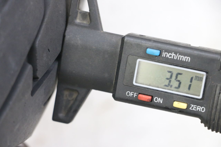 photo de PAR LLANTA QUADRO 3D S 350 (2013 - 2018) - Primer plano técnico