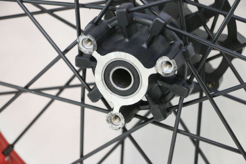 photo de PAR LLANTAS HM HONDA CRM DERAPAGE RR 50 (2006 - 2017) - Características distintivas