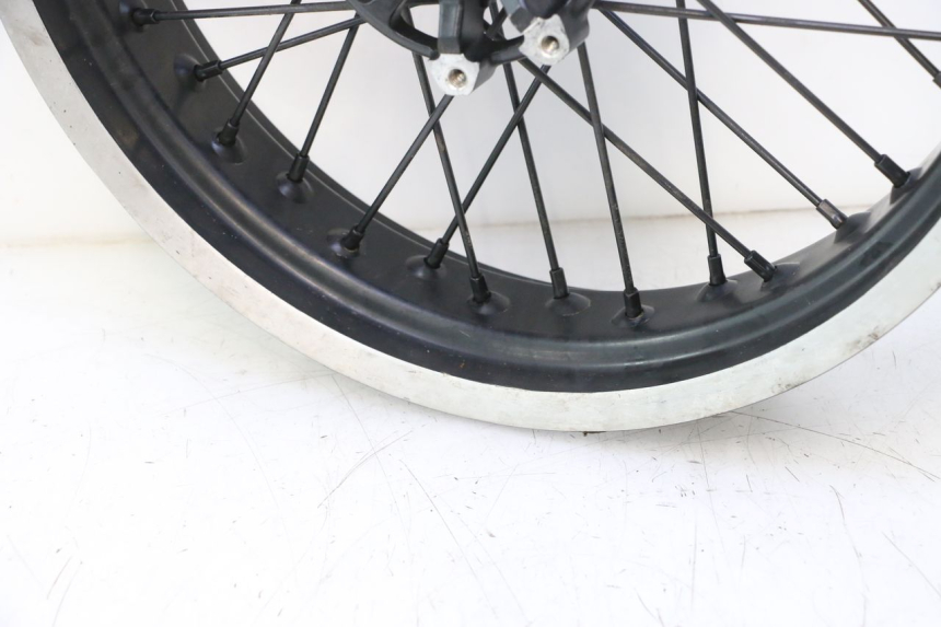 photo de PAR LLANTAS HM HONDA CRM DERAPAGE RR 50 (2006 - 2017) - Primer plano de alta resolución
