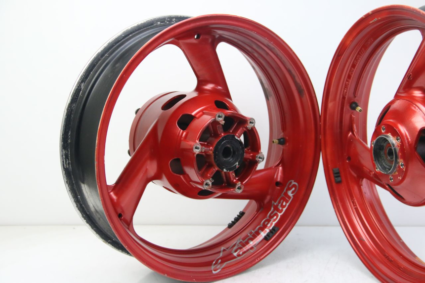 photo de PAR LLANTA YAMAHA FZS FAZER 600 (2001 - 2003) - Detalle de la pieza